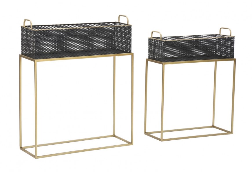 Glamour sada dvoch kovových stojanov na kvety Serana s čiernymi perforovanými košíkmi a bodkovaným vzorom so zlatými detailmi a obdĺžnikovým rámom v zlatej farbe