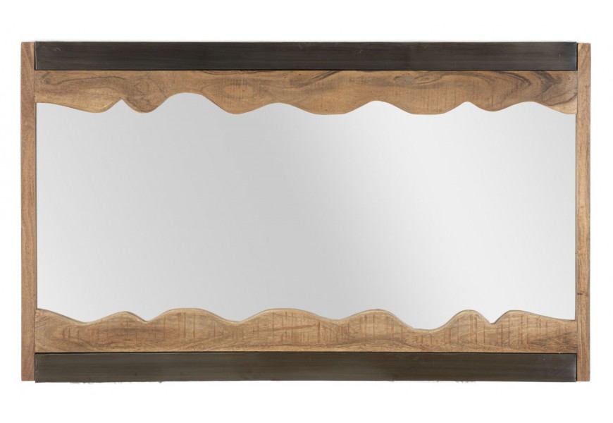Industriálne nástenné zrkadlo Berignone v obdĺžnikovom tvare s doskou s dreveným efektom v tmavej hnedej farbe a s vyrezávanými doskami z akáciového dreva v svetlej hnedej farbe s výraznou štruktúrou