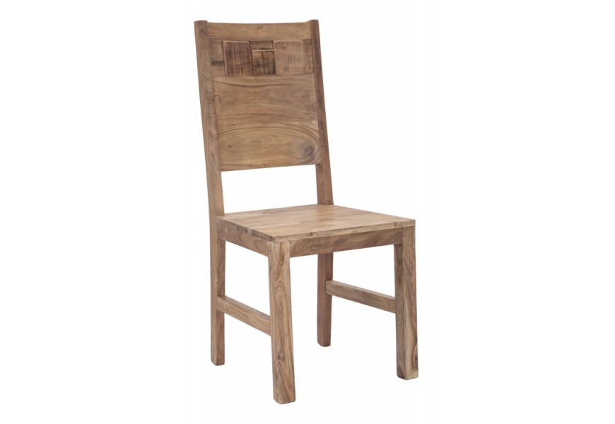 Industriálna jedálenská stolička Cubilio z hnedého akáciového dreva s robustnými hranatými nožičkami a geometrickým vzorom na operadle