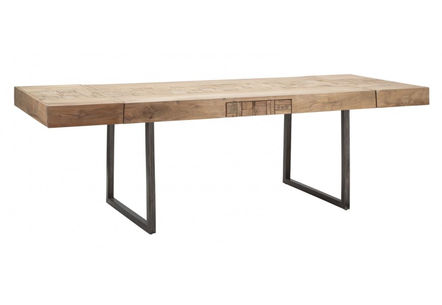 Industriálny jedálenský stôl Cubilio s obdĺžnikovou doskou z hnedej akácie so mozaikovým vzorom a dvomi zásuvkami na čiernych kovových nožičkách