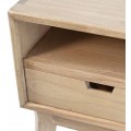 Škandinávsky masívny nočný stolík Bergen hnedej farby z dreva mindi s jednou zásuvkou a otvorenou policou 55 cm
