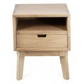 Škandinávsky masívny nočný stolík Bergen hnedej farby z dreva mindi s jednou zásuvkou a otvorenou policou 55 cm