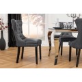 Chesterfield jedálenská stolička Torino s koženým čalúnením v sivej farbe so striebornými nitmi a čiernymi nožičkami 93 cm