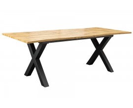 Industriálny rozkladací jedálenský stôl Wild v obdĺžnikovom tvare s dizajnom masívneho dubového dreva v hnedej farbe s výraznou štruktúrou s nepravidelnými hranami a nožičkami do X v čiernej farbe z kovu s matným povrchom