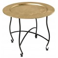 Etno príručný stolík Omar s čiernym kovovým podstavcom a zlatou okrúhlou doskou s ornamentálnym zdobením