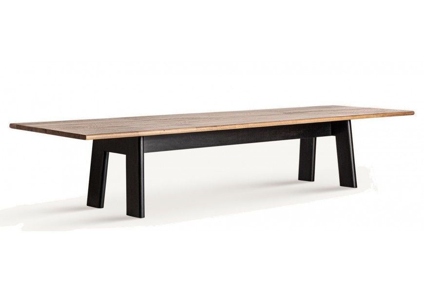 Luxusný masívny jedálenský stôl Naria v škandinávskom štýle v obdĺžnikovom tvare v čiernej farbe z mangového dreva a v hnedej farbe z dubového dreva