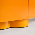 Art deco oranžový oválny štvordverový TV stolík Munios s lesklým hladkým povrchom s oblými hranami a oválnymi nožičkami 220 cm