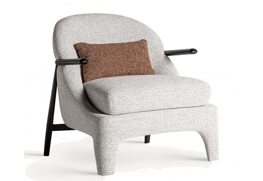 Luxusné kreslo Bilod v atypickom tvare s bouclé poťahom v sivej farbe s vankúšom v hnedej farbe v obdĺžnikovom tvare so zadnou konštrukciou v čiernej farbe z kovu