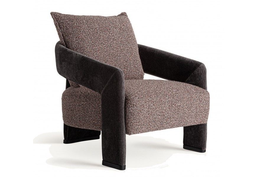 Luxusné kreslo Zerio v modernom art deco štýle v hnedej zrnitej farbe s tromi atypickými nožičkami s čiernym menčestrovým poťahom