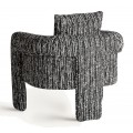 Luxusné moderné kreslo Nikolay s celoplošným čalúnením s melírovaným vzorom v čiernej a bielej farbe s vankúšom 82 cm