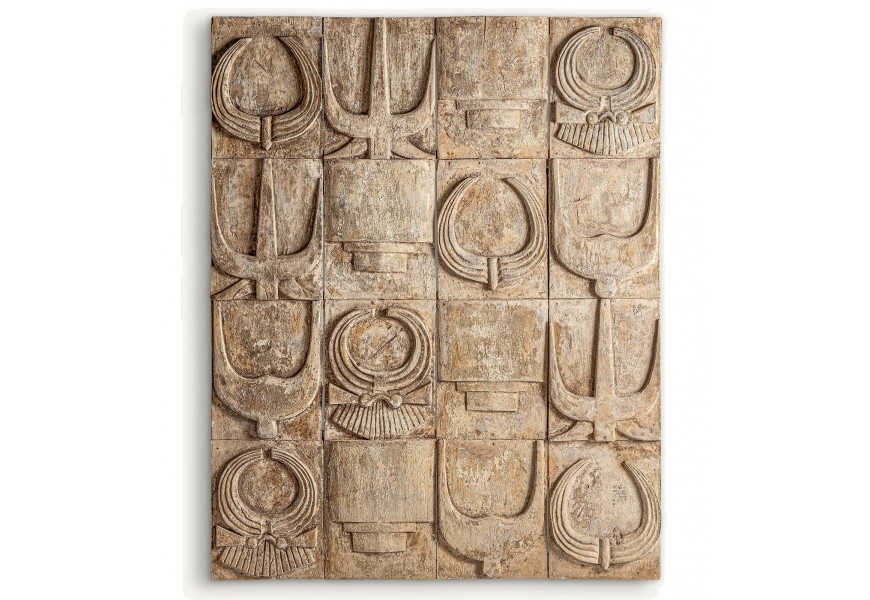 Luxusná veľká nástenná dekorácia Polisa z masívneho suarového dreva v hnedej farbe s vyrezávanými motívmi egyptských hieroglyfov v obdĺžnikovom tvare