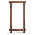 Luxusný industriálny vešiak Zarilon z masívneho mangového dreva v hnedej farbe na kolieskach s kovovou tyčou v obdĺžnikovom tvare