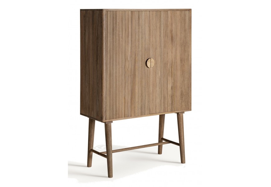 Luxusná art deco dvojdverová masívna hnedá barová skrinka Neelam s dvomi poličkami a zlatými kovovými úchytkami 152 cm 