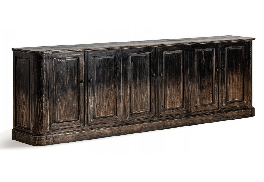 Luxusný koloniálny príborník Boher v obdĺžnikovom tvare so šiestimi dvierkami z masívneho dreva v hnedej farbe s vyrezávaním a tromi poličkami