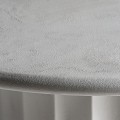 Luxusný art deco biely okrúhly jedálenský stôl Zarina s betónovým efektom s vrúbkovanou nohou 120 cm