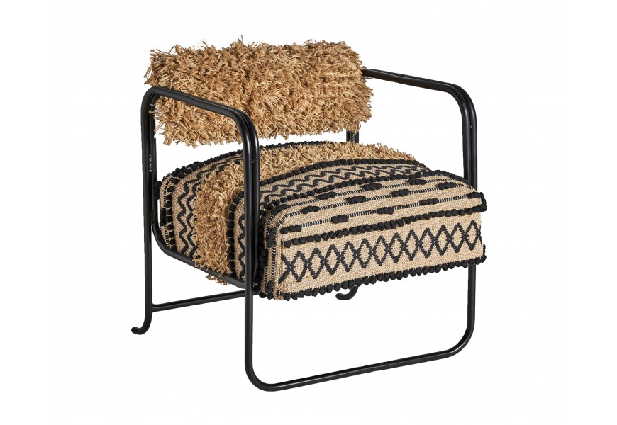 Luxusné etno kreslo Astrid s čalúnením a poťahom s kožušinou a vzorom v čierno hnedej farbe z juty s konštrukciou z kovu v čiernej farbe