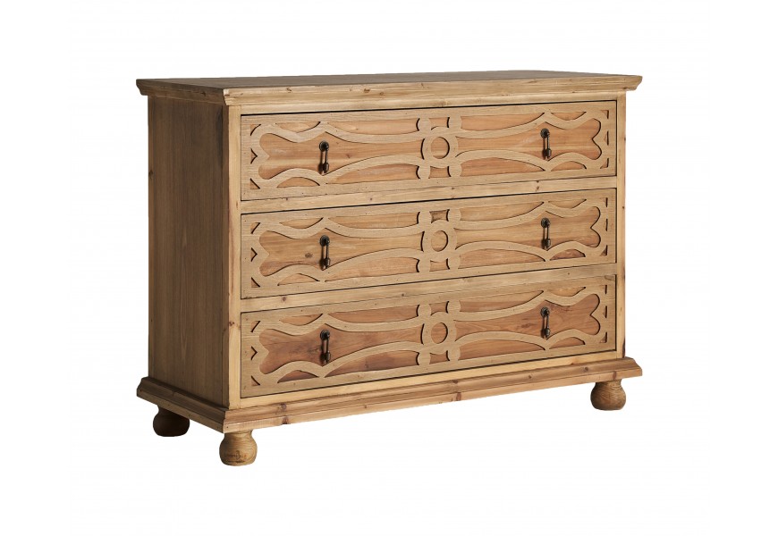 Luxusná koloniálna masívna obdĺžniková komoda Remia v svetlej hnedej farbe s tromi zásuvkami s vyrezávaním 120 cm 