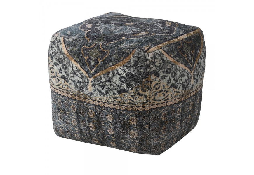 Štýlová orientálna taburetka Hilda typu puff s florálnym vzorovaním čalúnením a poťahom z bavlny v tmavomodrom odtieni so vzorovaním v tvare kocky