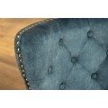 Glamour čalúnená prešívaná zamatová modrá jedálenská stolička Modern Barock so zlatými kovovými nožičkami a klopkadlom 98 cm