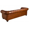 Luxusná chesterfield koňakovo hnedá trojmiestna sedačka Hastings s poťahom z pravej kože a vyrezávanými nožičkami 226 cm