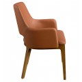 Luxusná moderná kožená jedálenská stolička Vita Naturale v koňakovej hnedej farbe s opierkami na ruky a drevenými nohami 83 cm