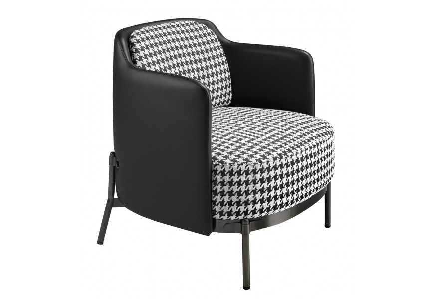 Luxusné moderné kreslo Gallinetto s čiernym koženým poťahom na opierkach a textilným vzorovaným čiernobielym poťahom s dizajnom kohútej stopy s tenkými kovovými nožičkami