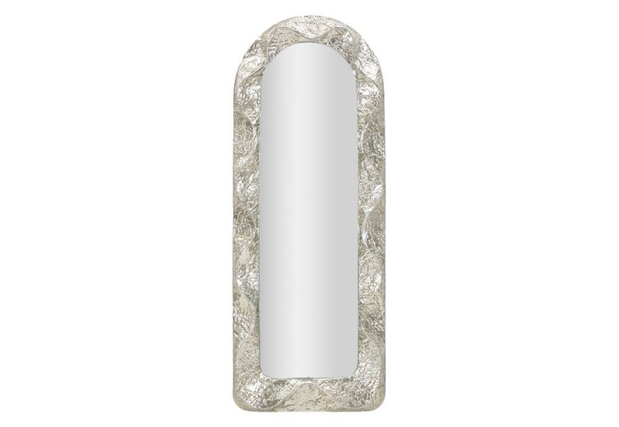 Dizajnové nástenné zrkadlo Elissia v oválnom tvare s vysokým lesklým rámom v striebornej farbe z kovu s plastickým vlnitým dekorom