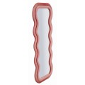 Moderné ružové obdĺžnikové nástenné zrkadlo Swan s dvojitým vlnitým rámom so zamatovým poťahom 160 cm