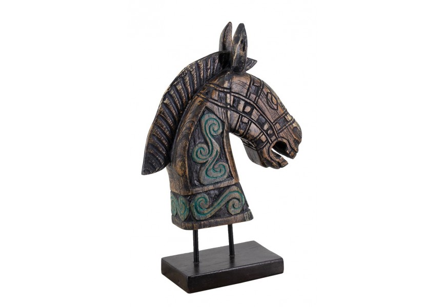 Dizajnová etno masívna socha Cavaliero v tvare konskej hlavy z teakového dreva v čiernej a hnedej farbe s vyrezávanými detailmi v modrozelenej farbe