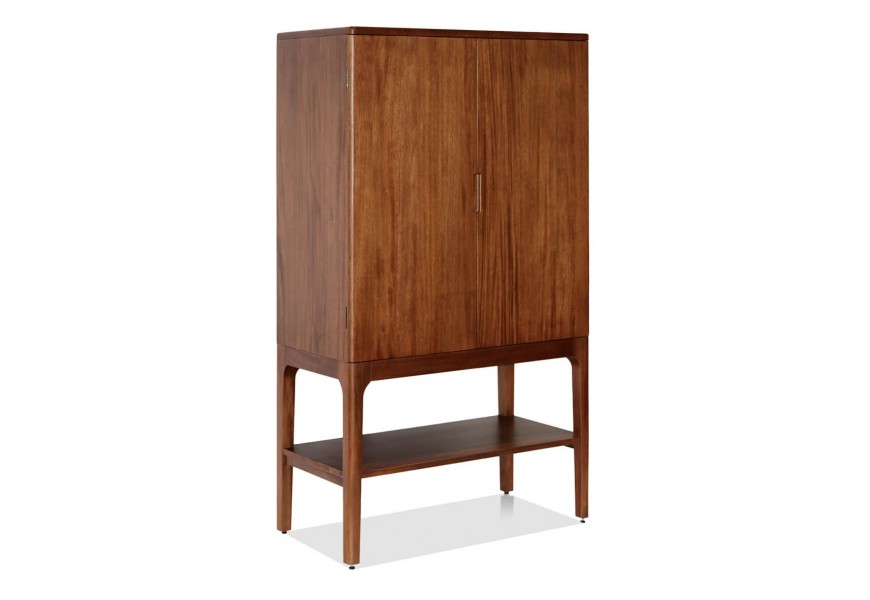 Luxusná koloniálna barová skrinka Liberia z masívneho mahagónového dreva v hnedej farbe s červeným podtónom s dvojitími dvierkami s obdĺžnikovými úchytkami a otvorenou policou