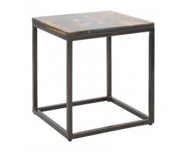 Industriálny štvorcový masívny príručný stolík Selvaggio s doskou a čiernou kovovou konštrukciou 45 cm