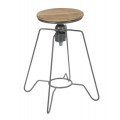 Industriálna kovová barová stolička Glady s tmavo sivou konštrukciou a dreveným hnedým sedadlom s otočným a výškovo nastaviteľným mechanizmom skrutkovania v strede konštrukcie s detailom pripomínajúcim pružinu a kruhovou spojnicou nožičiek