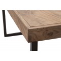 Dizajnový industriálny obdĺžnikový jedálenský stôl Cubilio zo svetlo hnedého akáciového dreva s čiernymi kovovými nohami 175 cm