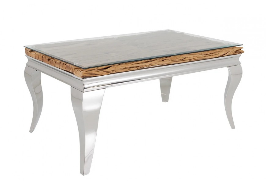 Luxusný moderný glamour konferenčný stolík Modern Barock s obdĺžnikovou vrchnou doskou z priehľadného bezpečnostného skla a masívneho teakového dreva v hnedej farbe s výraznou štruktúrou s kovovou podstavou s klasickými kabriolovými nohami v lesklom chrómovom prevedení