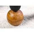 Art deco okrúhly čierny príručný stolík Ervio s guľovým dreveným hnedým akcentom z mangového dreva 50 cm