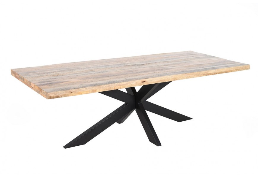 Dizajnový industriálny jedálenský stôl Comedor s obdĺžnikovou vrchnou doskou z masívneho mangového dreva s výraznou štruktúrou v svetlej hnedej farbe a podstavou z kovu v čiernej farbe so štyrmi prekríženými nohami