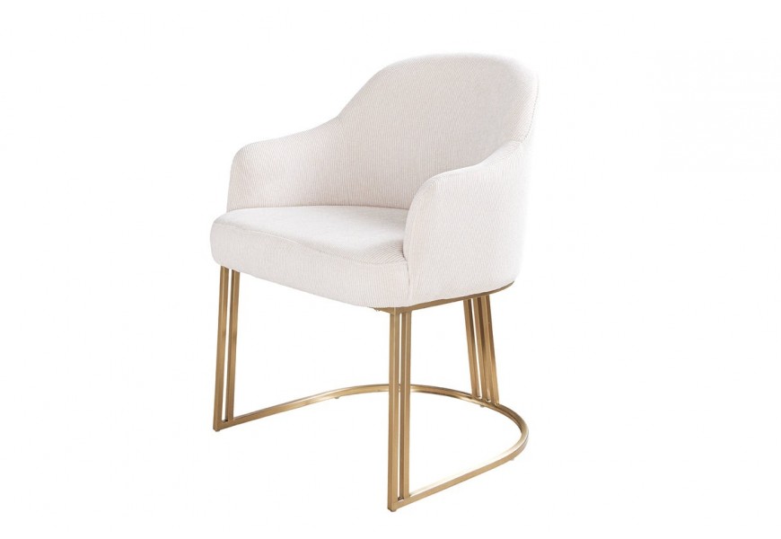 Dizajnové glamour béžové čalúnené jedálenské kreslo Hejdy s poťahom z kordovej textílie s kovovou podstavou v zlatej farbe s tromi nohami a poloblúkovou spojicou