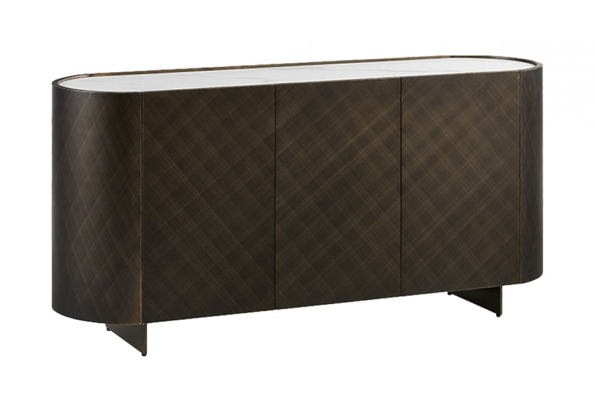 Luxusný art deco oválny hnedý trojdverový príborník Monac s bielou mramorovou vrchnou doskou a kosoštvrocovým vzorom 150 cm