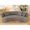 Dizajnová buklé trojmiestna sedačka Jina v oblúkovom tvare so sivým poťahom a tromi vankúšmi 229 cm