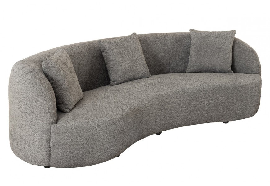 Moderná art deco oválna sedačka Jina v poloblúkovom tvare s tromi štvorcovými vankúšmi a textilným poťahom z buklé látky v sivej farbe