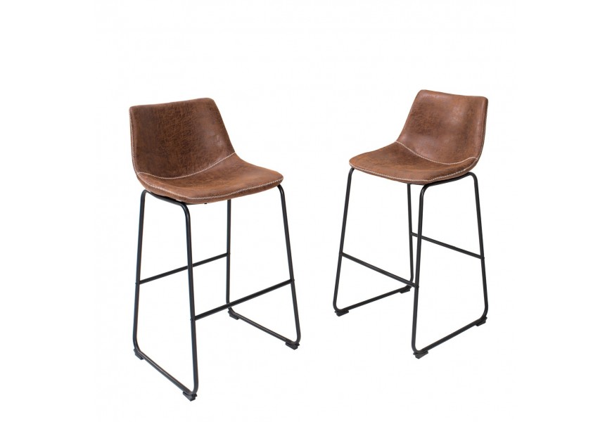 Štýlová kožená hnedá čalúnená barová stolička Django s bielym prešívaným lemom a čiernou kovovou konštrukciou 100 cm 