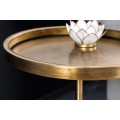Art deco okrúhly príručný stolík Stone so zlatou kovovou doskou s vyvýšeným okrajom a asymetrickou mramorovou podstavou 60 cm