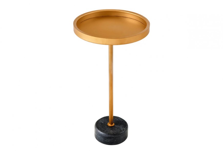 Art deco okrúhly príručný stolík Stone so zlatou kovovou doskou s vyvýšeným okrajom a čiernou mramorovou podstavou 56 cm