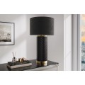 Moderná čierna stolná lampa Draconia so zlatými kovovými detailmi a keramickou podstavou s pleteným dizajnom 70 cm