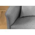 Moderná sivá zaoblená päťmiestna sedačka Jina s bouclé poťahom a vankúšmi so štvorcovým tvarom 330 cm