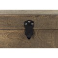 Industriálna obdĺžniková truhlica Clermont z tmavého mangového dreva s čiernymi hranolovými kovovými nožičkami 115 cm