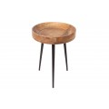 Okrúhly retro príručný stolík z masívneho dreva hnedej farby s čiernymi kovovými nožičkami