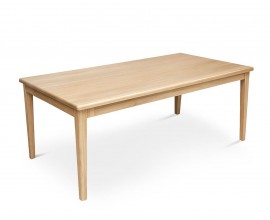 Moderný masívny jedálenský stôl Bergen s obdĺžnikovou vrchnou doskou a štyrmi hranatými nohami z dreva mindi v naturálnom svetlom hnedom prevedení s viditeľnou kresbou letokruhov