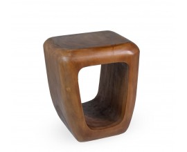 Dizajnový masívny obdĺžnikový príručný stolík Sulawesi s policou z dreva suar s výraznou naturálnou štruktúrou a zaoblenými organickými hranami v tmavej hnedej farbe