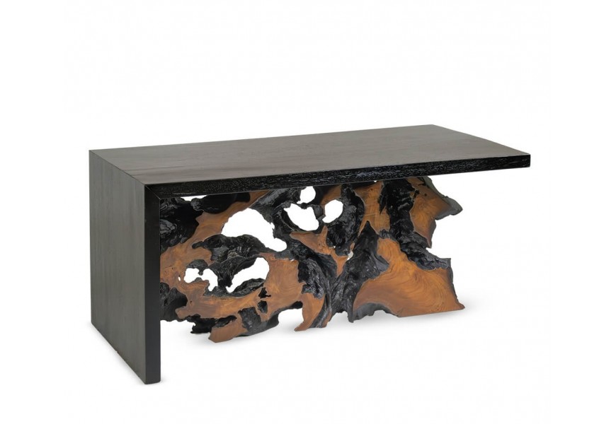 Luxusný masívny teakový konferenčný stolík Mazio s obdĺžnikovou vrchnou doskou a bočnou nohou v čiernej farbe s podstavou z koreňového dreva v naturálnej hnedej farbe